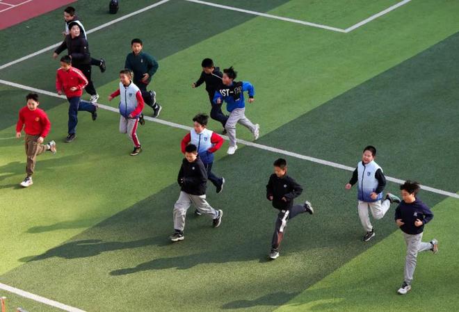 跑鞋市场调查青少年国产(图2)